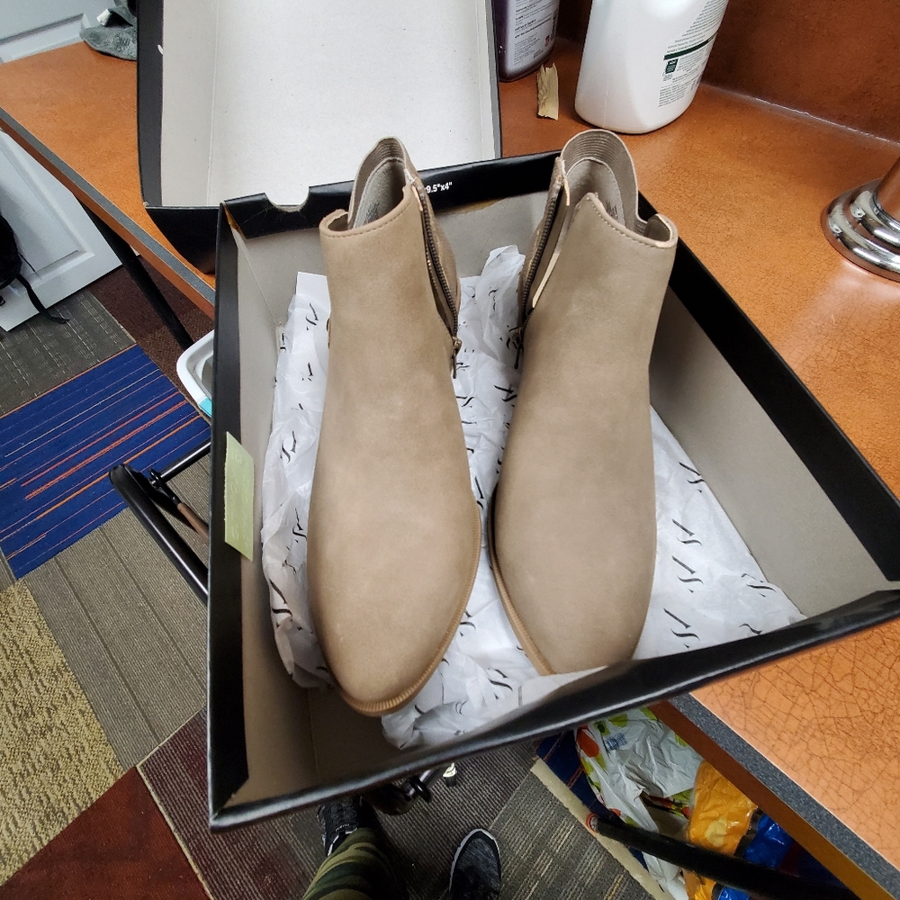 Simply Vera Wang Vienna Booties